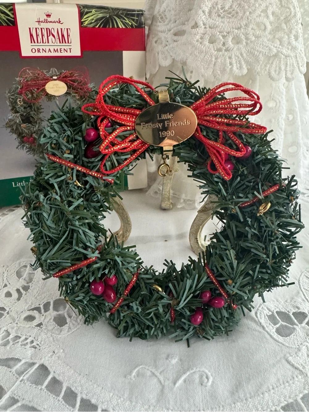 Vintage Hallmark Little Frosty Friends 1990 Green Holiday Wreath Ornament